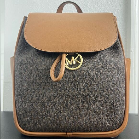D13 NWT MICHAEL MICHAEL KORS Logo Cheryl Medium Drawstring Backpack